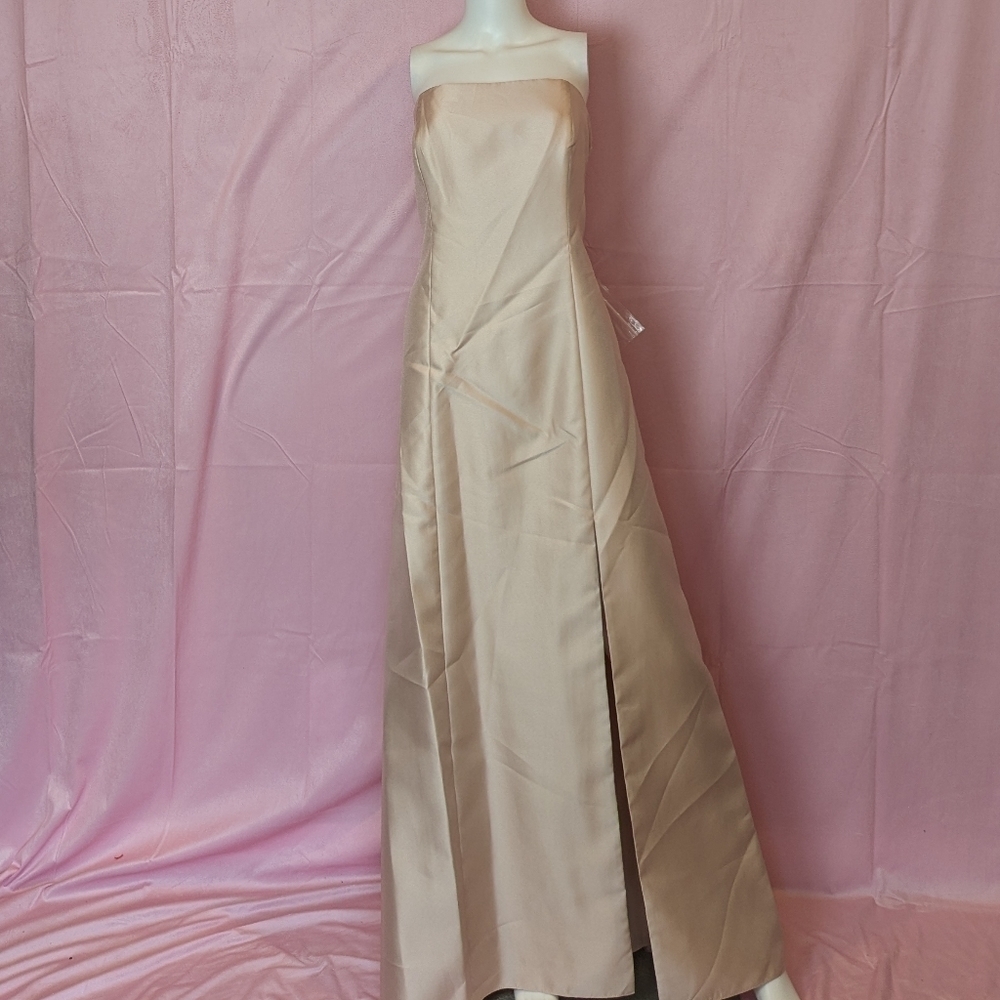 Alfred Sung Cameo Sateen Twill Strapless Fit and Flare Trumpet Bridesmaid Dress